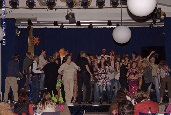 http://www.verein-tolzi.de/pixlie/cache/vs_Salsa%20Oriental%202007__DSF0194.jpg